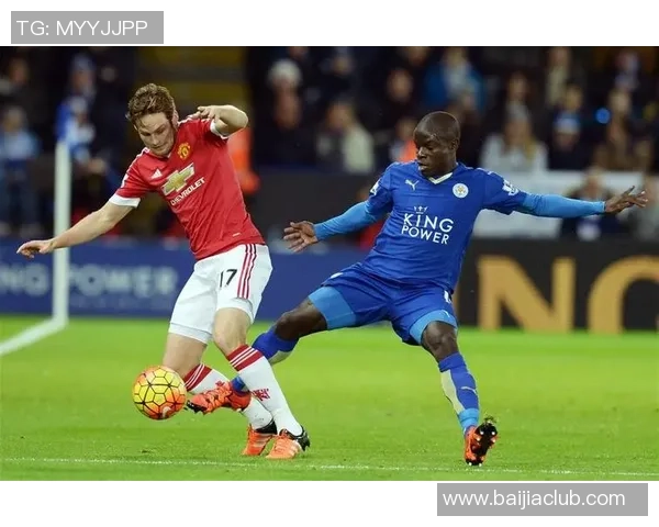 足球明星里程碑之路:从草根到巅峰的奋斗故事与荣耀瞬间 足球明星里程碑之路:从草根到巅峰的奋斗故事与荣耀瞬间